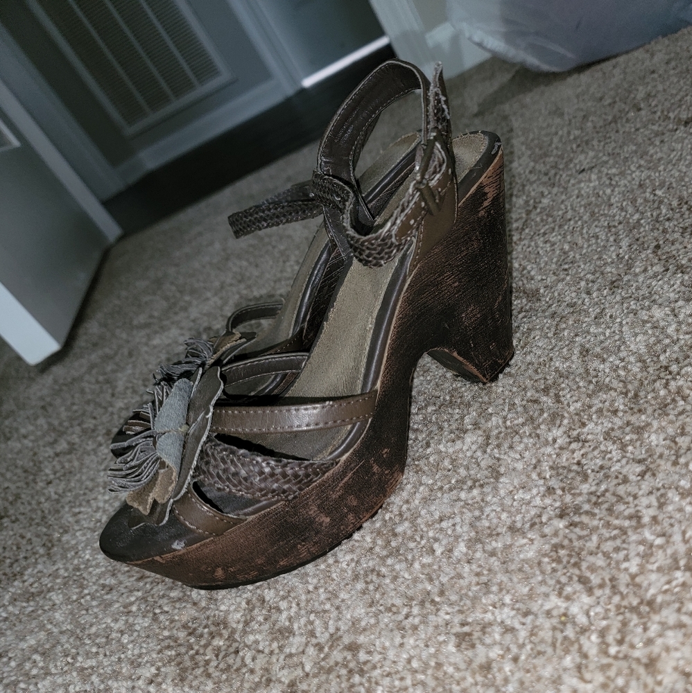 DECREE HEELS